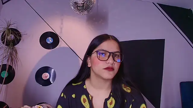 Lilith and Khloe online show from March 2026 11:17:01 AM