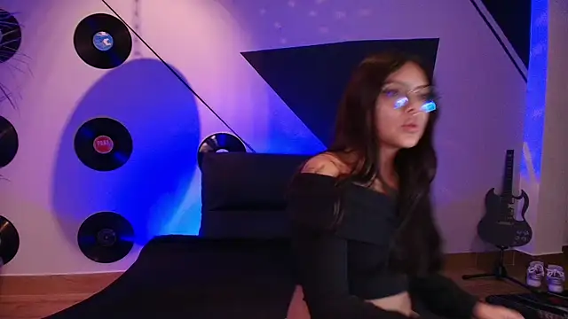 Lilith and Khloe online show from October 2025 11:23:01 AM