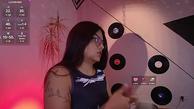 Lilith and Khloe online show from October 2025 11:24:02 AM