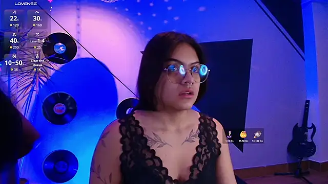 Lilith and Khloe online show from October 2025 11:19:01 AM