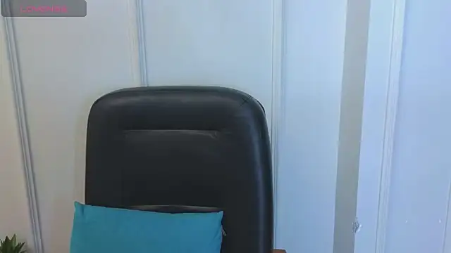 Kuro Ren online show from October 2025 01:34:01 PM