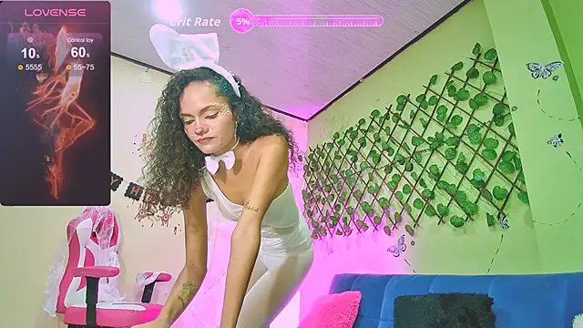 Snapshot of Karen_Ariass chatting on October 2025 01:52:01 PM Karen Ariass online show from October 2025 01:52:01 PM