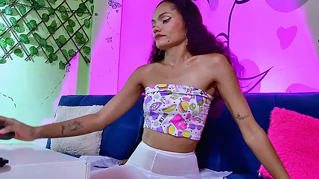 Snapshot of Karen_Ariass chatting on June 2026 02:28:01 AM Karen Ariass online show from June 2026 02:28:01 AM