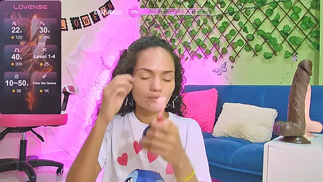 Snapshot of Karen_Ariass chatting on October 2025 01:54:02 PM Karen Ariass online show from October 2025 01:54:02 PM