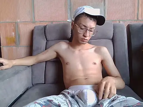 Thiagox274 online show from April 2026 04:02:01 PM