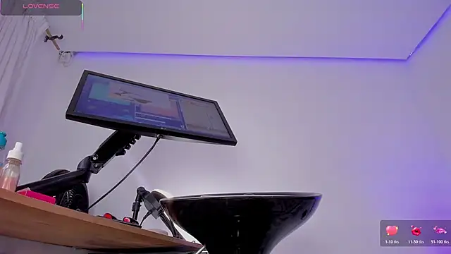 eva rain  online show from March 2026 10:06:01 PM