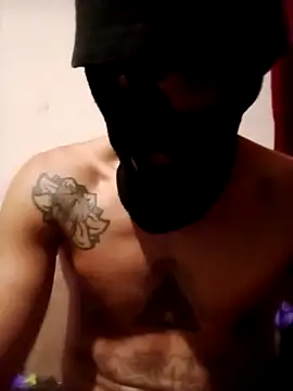 Golonzo1996 online show from November 2025 01:39:02 AM