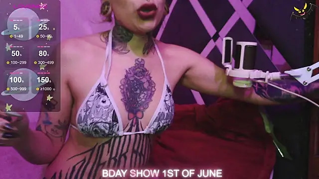 Snapshot of vainilla_doll chatting on May 2026 01:57:16 AM vainilla doll online show from May 2026 01:57:16 AM