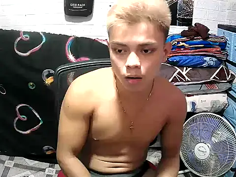 Snapshot of Pinoy_slutcummer69 chatting on June 2026 09:09:02 AM Pinoy slutcummer69 online show from June 2026 09:09:02 AM