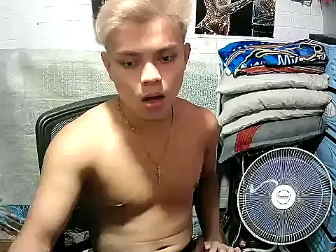 Snapshot of Pinoy_slutcummer69 chatting on June 2026 08:15:01 AM Pinoy slutcummer69 online show from June 2026 08:15:01 AM