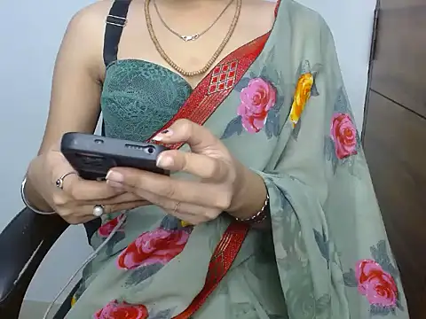 Urlove lily online show from December 2025 03:33:02 PM
