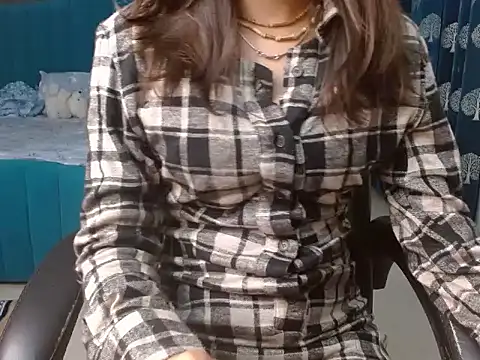 Urlove lily online show from October 2025 03:00:02 PM