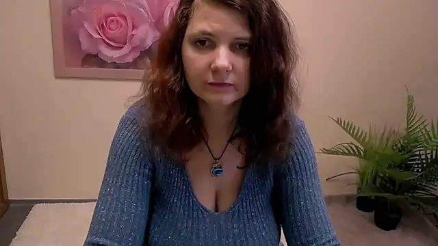 Snapshot of TwoBigSuns chatting on June 2026 07:35:02 AM TwoBigSuns online show from June 2026 07:35:02 AM