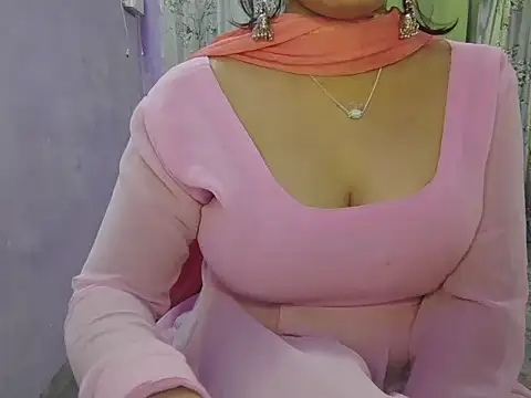 Snapshot of Naina_007 chatting on October 2025 10:20:02 PM Naina 007 online show from October 2025 10:20:02 PM