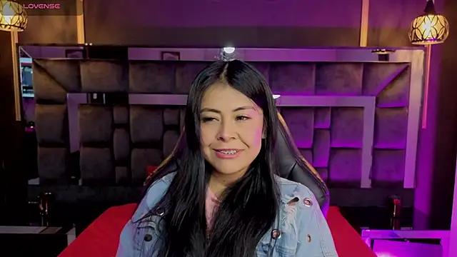 Aniajoness  online show from November 2025 03:40:01 AM