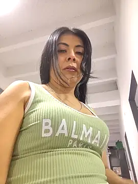 Aniajoness  online show from November 2025 02:49:01 AM