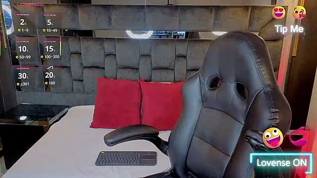 Aniajoness  online show from March 2026 03:58:02 AM