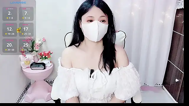 phuongnhi  online show from April 2026 02:01:01 PM