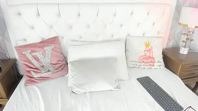 MeganStar   online show from October 2025 12:06:02 PM