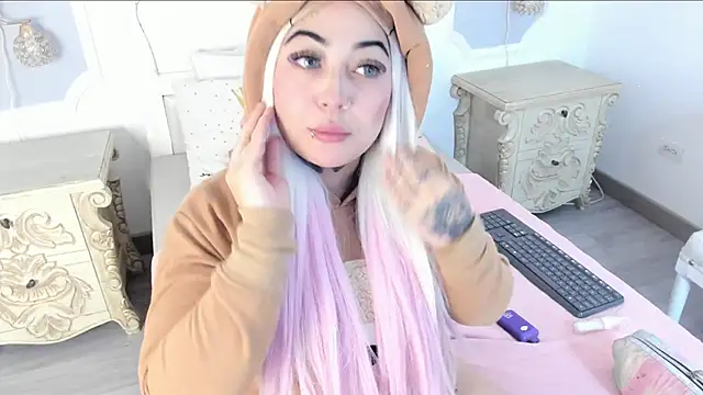 MeganStar   online show from October 2025 12:07:01 PM