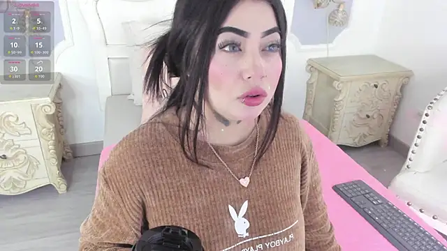 Snapshot of MeganStar__ chatting on November 2025 12:31:02 PM MeganStar online show from November 2025 12:31:02 PM