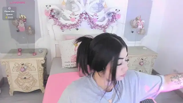 Snapshot of MeganStar__ chatting on November 2025 12:04:02 PM MeganStar online show from November 2025 12:04:02 PM