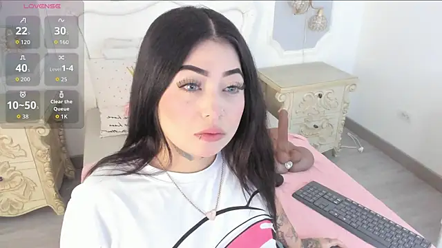 Snapshot of MeganStar__ chatting on November 2025 11:58:02 AM MeganStar online show from November 2025 11:58:02 AM