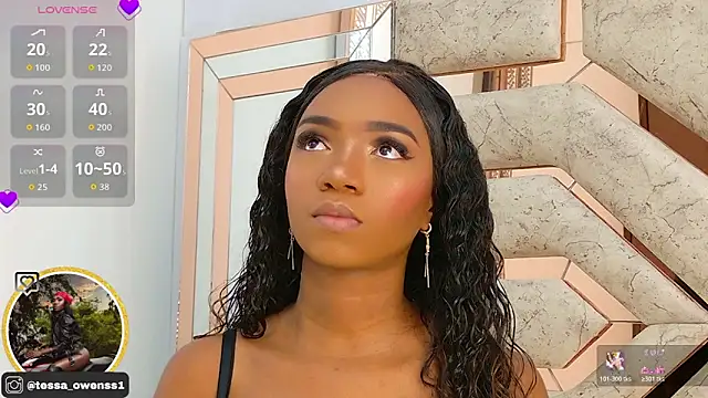 Tessa Owenss online show from October 2025 10:32:02 PM