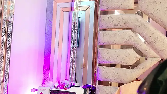 Tessa Owenss online show from July 2026 04:15:02 PM