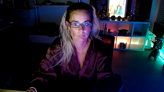 Snapshot of Mrs-Aurora chatting on October 2025 09:48:02 PM Mrs-Aurora online show from October 2025 09:48:02 PM