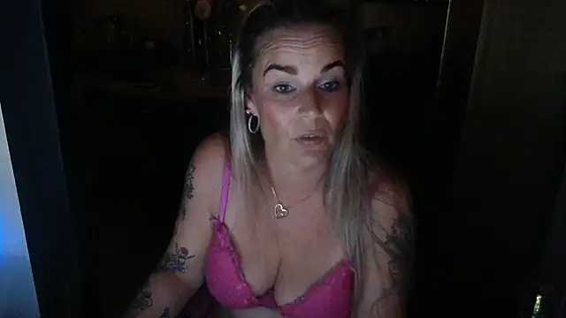 Snapshot of Mrs-Aurora chatting on May 2026 12:03:02 AM Mrs-Aurora online show from May 2026 12:03:02 AM
