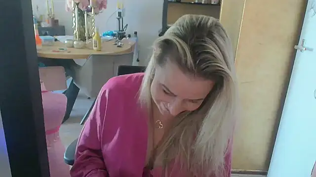 Mrs-Aurora online show from February 2026 12:27:01 PM