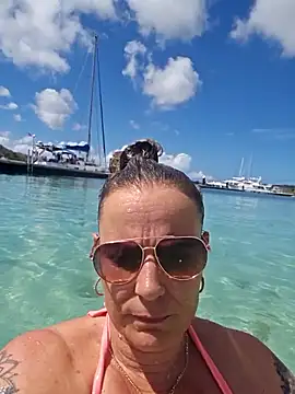 Mrs-Aurora online show from April 2026 06:58:01 PM