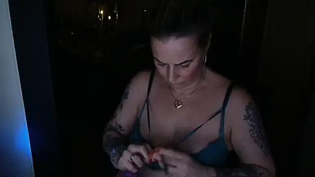 Mrs-Aurora online show from March 2026 11:27:01 PM