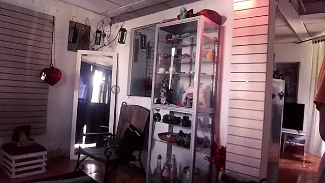 xinamora online show from October 2025 02:49:01 PM