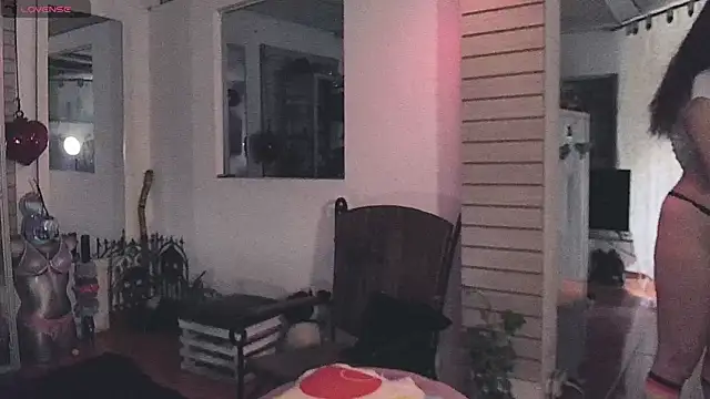 xinamora online show from November 2025 09:08:01 PM