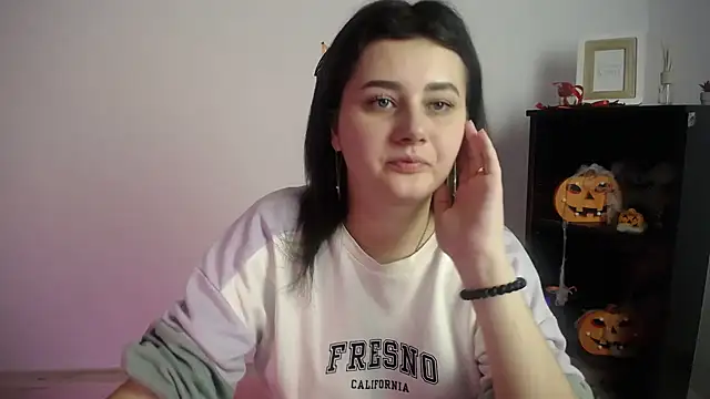 Katrin kiss  online show from November 2025 01:26:02 PM