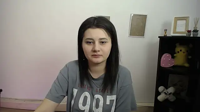 Katrin kiss  online show from March 2026 01:18:02 PM