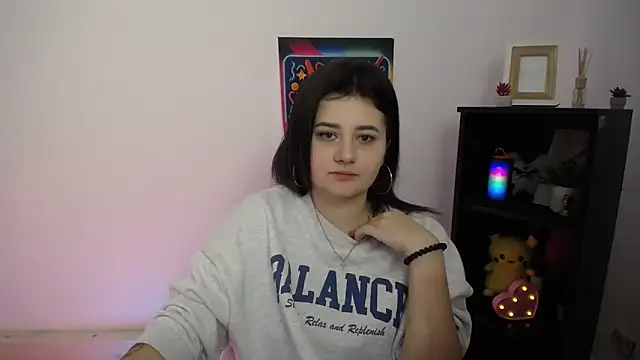 Katrin kiss  online show from October 2025 10:40:02 AM