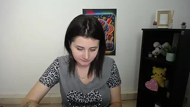 Katrin kiss  online show from September 2025 01:31:02 PM