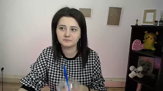 Katrin kiss  online show from March 2026 01:33:01 PM