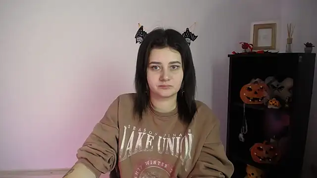 Katrin kiss  online show from November 2025 12:32:01 PM