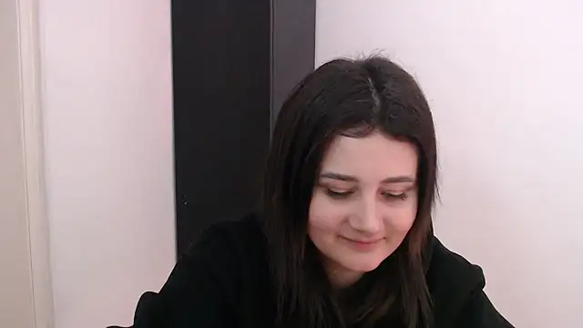 Katrin kiss  online show from September 2025 10:33:01 AM