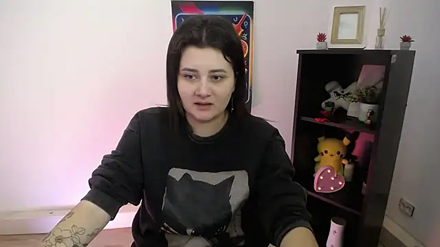 Katrin kiss  online show from October 2025 01:43:02 PM