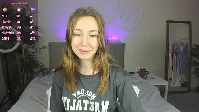 Luna G0ld online show from September 2025 11:55:02 PM