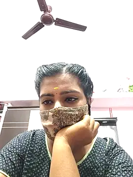 Snapshot of Tamil-Meenu12 chatting on October 2025 04:33:01 AM Tamil-Meenu12 online show from October 2025 04:33:01 AM