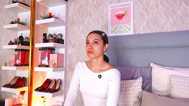 Sofy Bradd online show from March 2026 07:52:02 AM