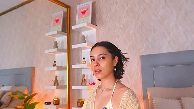 Sofy Bradd online show from May 2026 05:33:01 AM