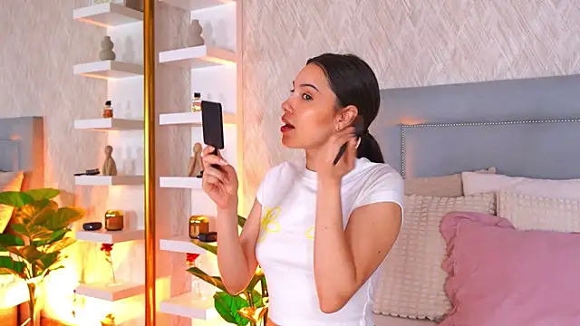 Sofy Bradd online show from April 2026 06:53:01 AM