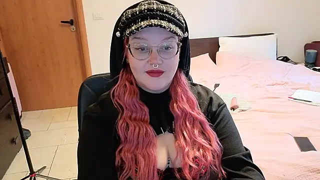 Snapshot of AlyssaWonderland chatting on December 2025 08:13:02 AM AlyssaWonderland online show from December 2025 08:13:02 AM